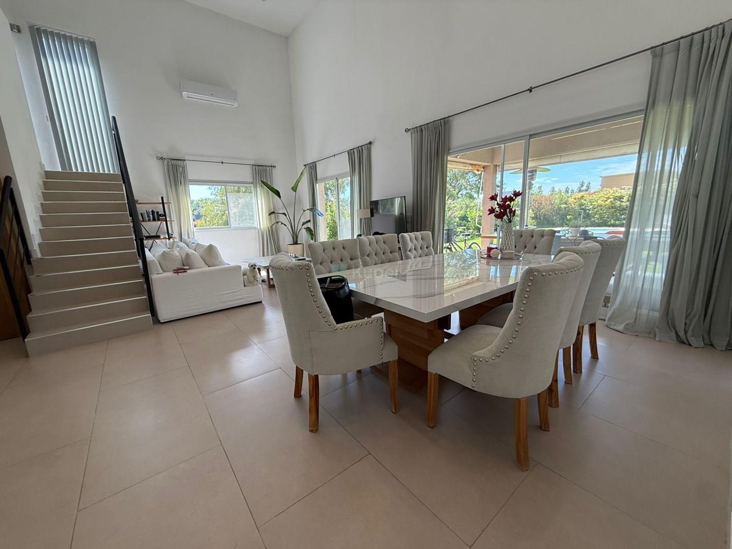 BARRIO SANTA GUADALUPE ,CASA VENTA 6 AMBIENTES