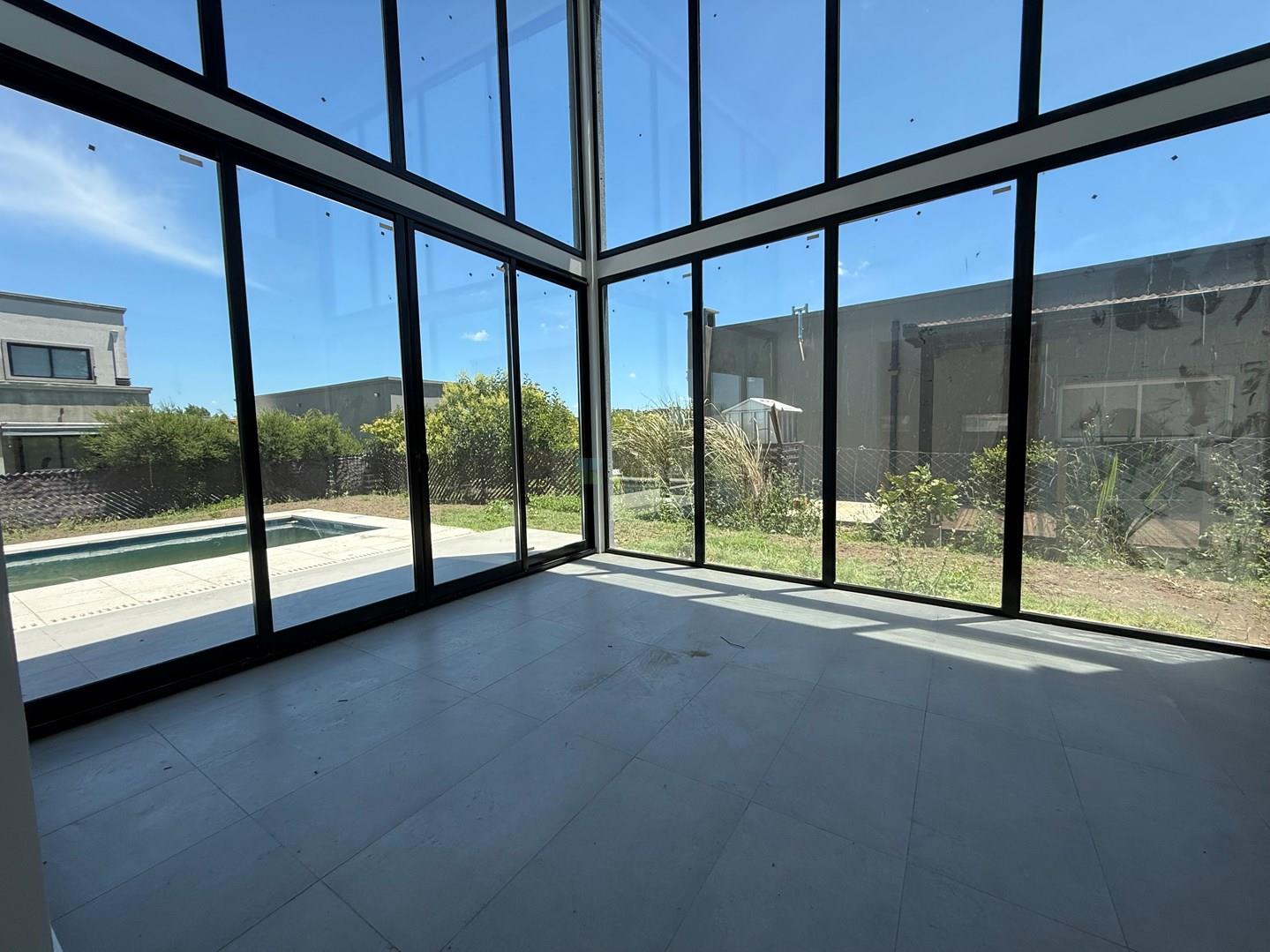 SAN RAMON VENTA CASA 3 DORMITORIOS Y PILETA