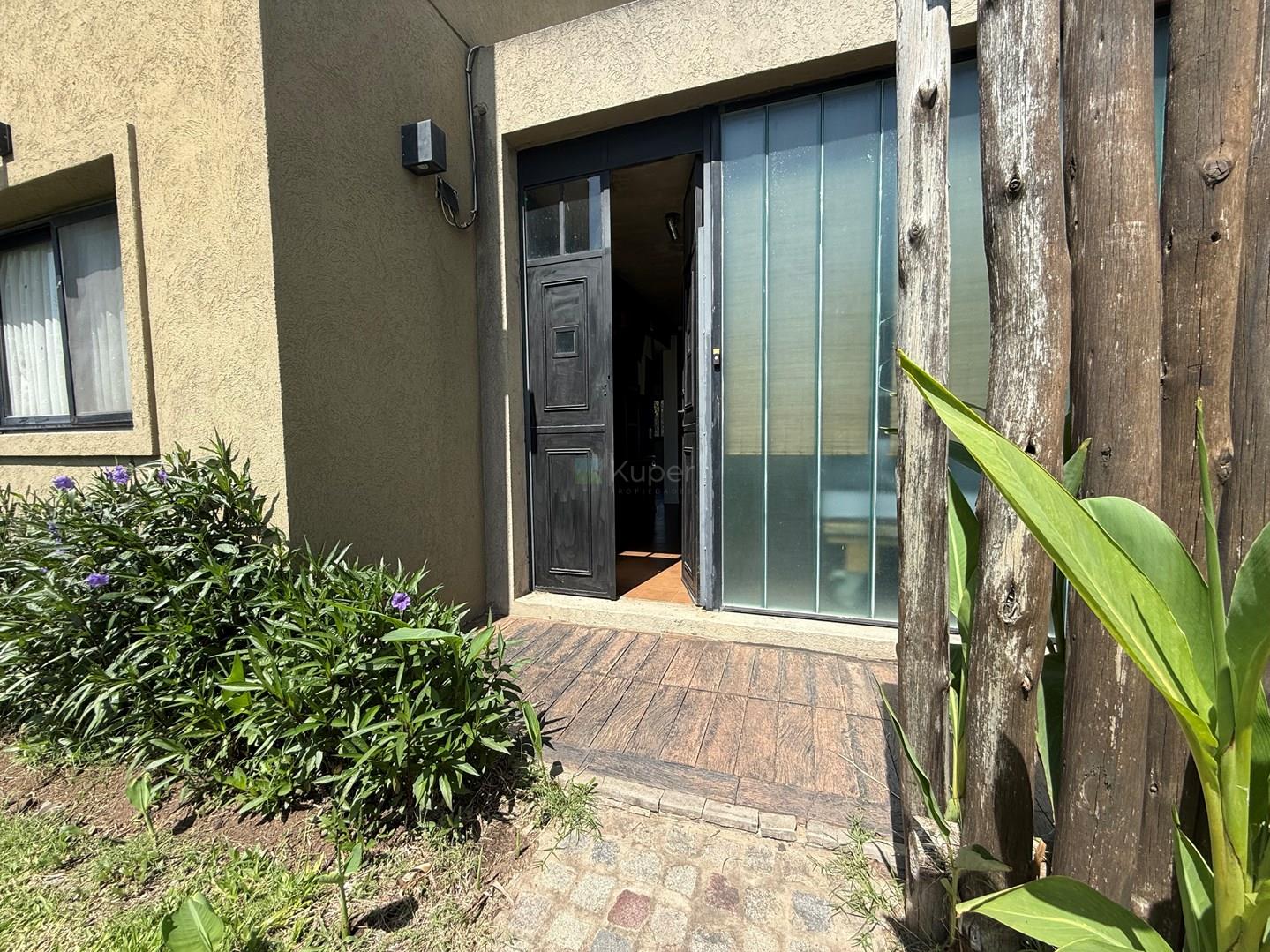 BARRIO SAN ALFONSO VENTA CASA 3 DORMITORIOS