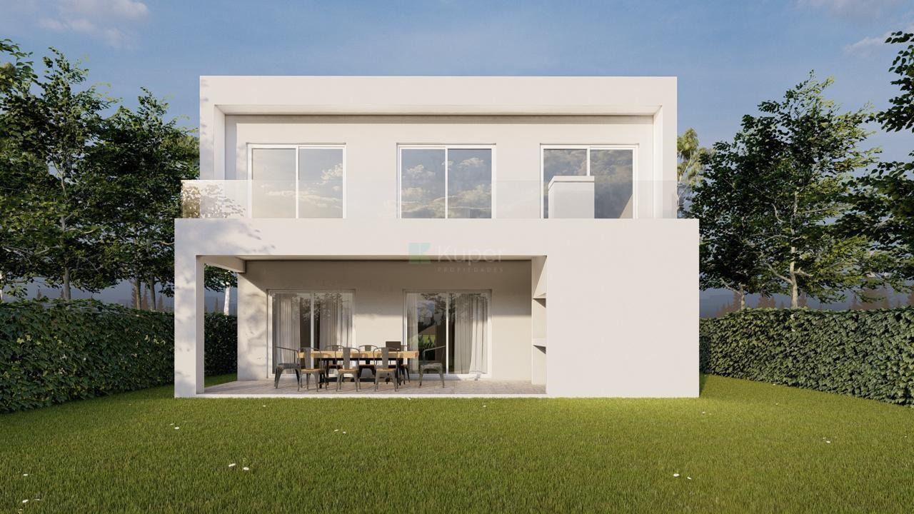 BARRIO SANTA SOFIA, VENTA CASA 4 DORMITORIOS LOTE INTERNO