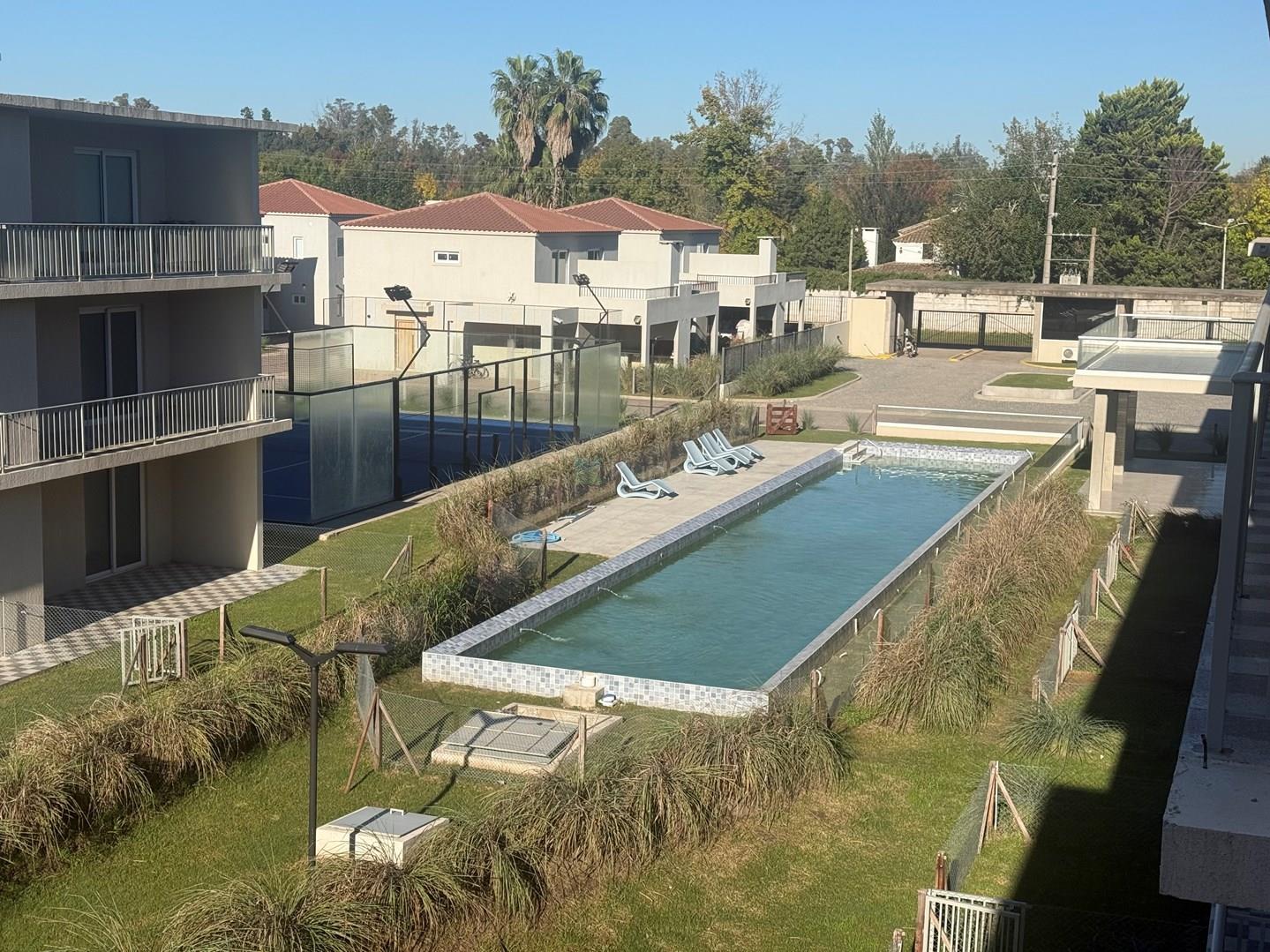 CHIC VILLAGE, DEPARTAMENTO MONOAMBIENTE CON JARDIN