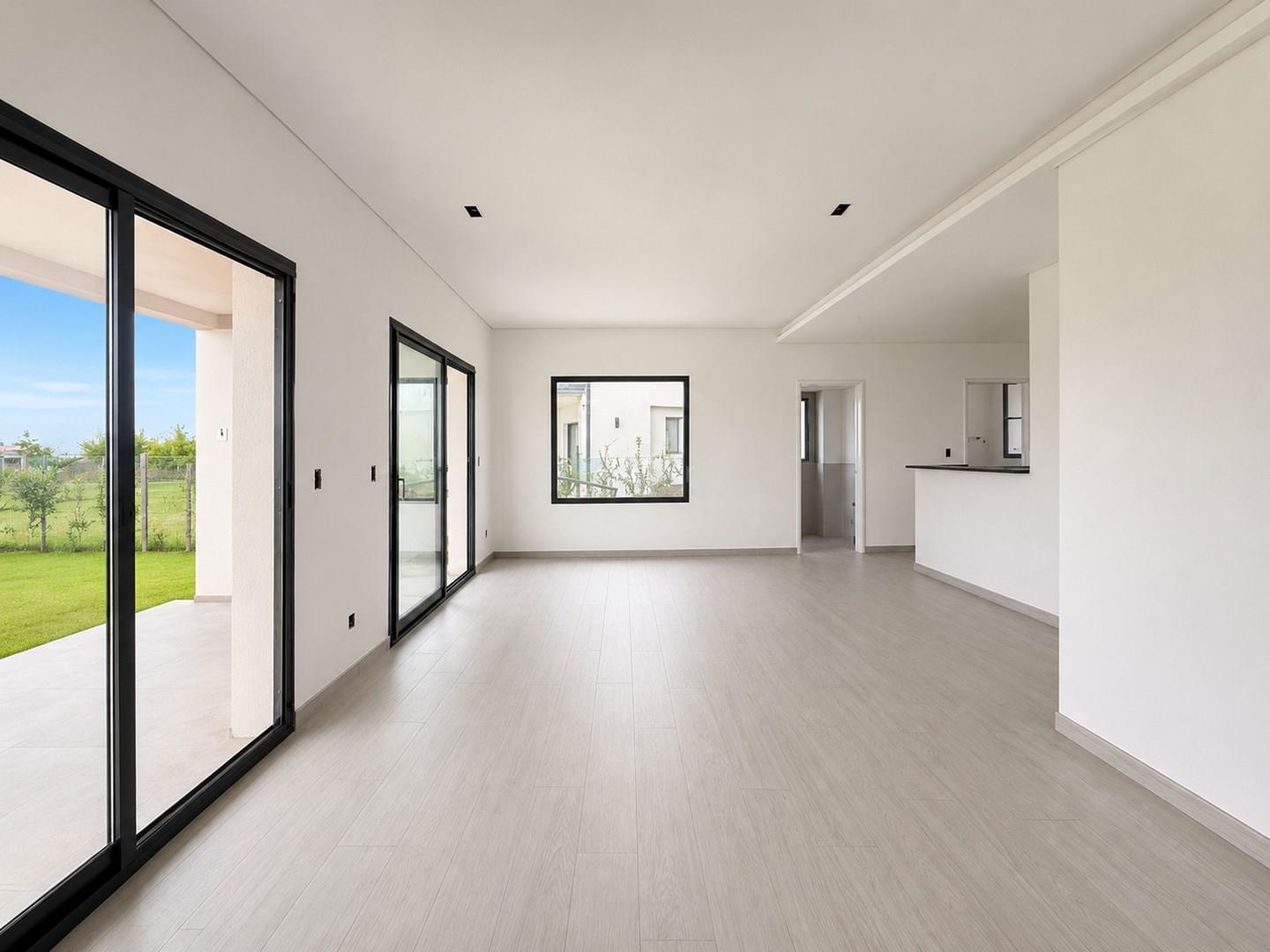 BARRIO SAN PABLO, CASA 5 AMBIENTES  A ESTRENAR. LOTE INTERNO