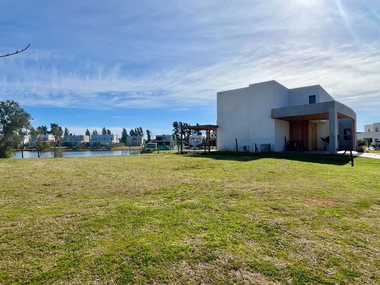 LOTE A LA LAGUNA EN VENTA, SANTA ANA, VILLANUEVA 100
