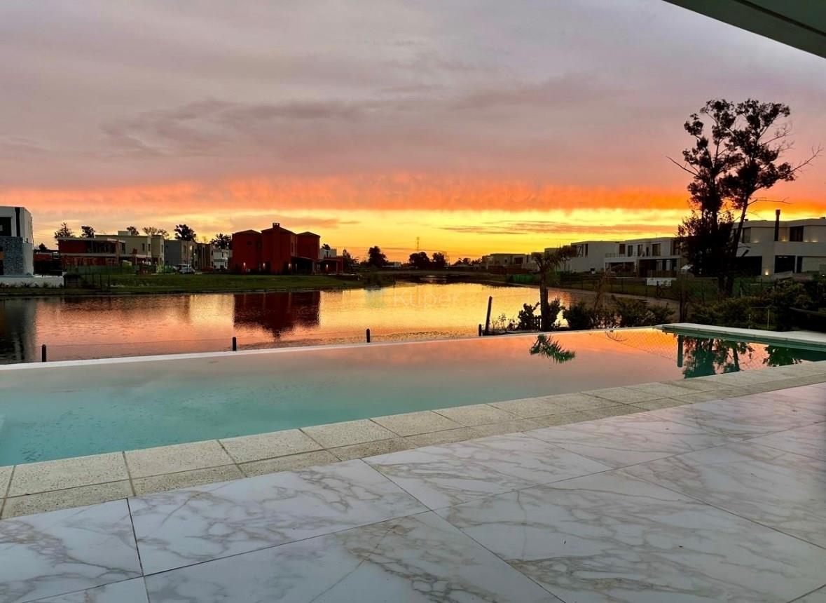 VENTA Casa En Laguna Grande Villanueva AL LAGO