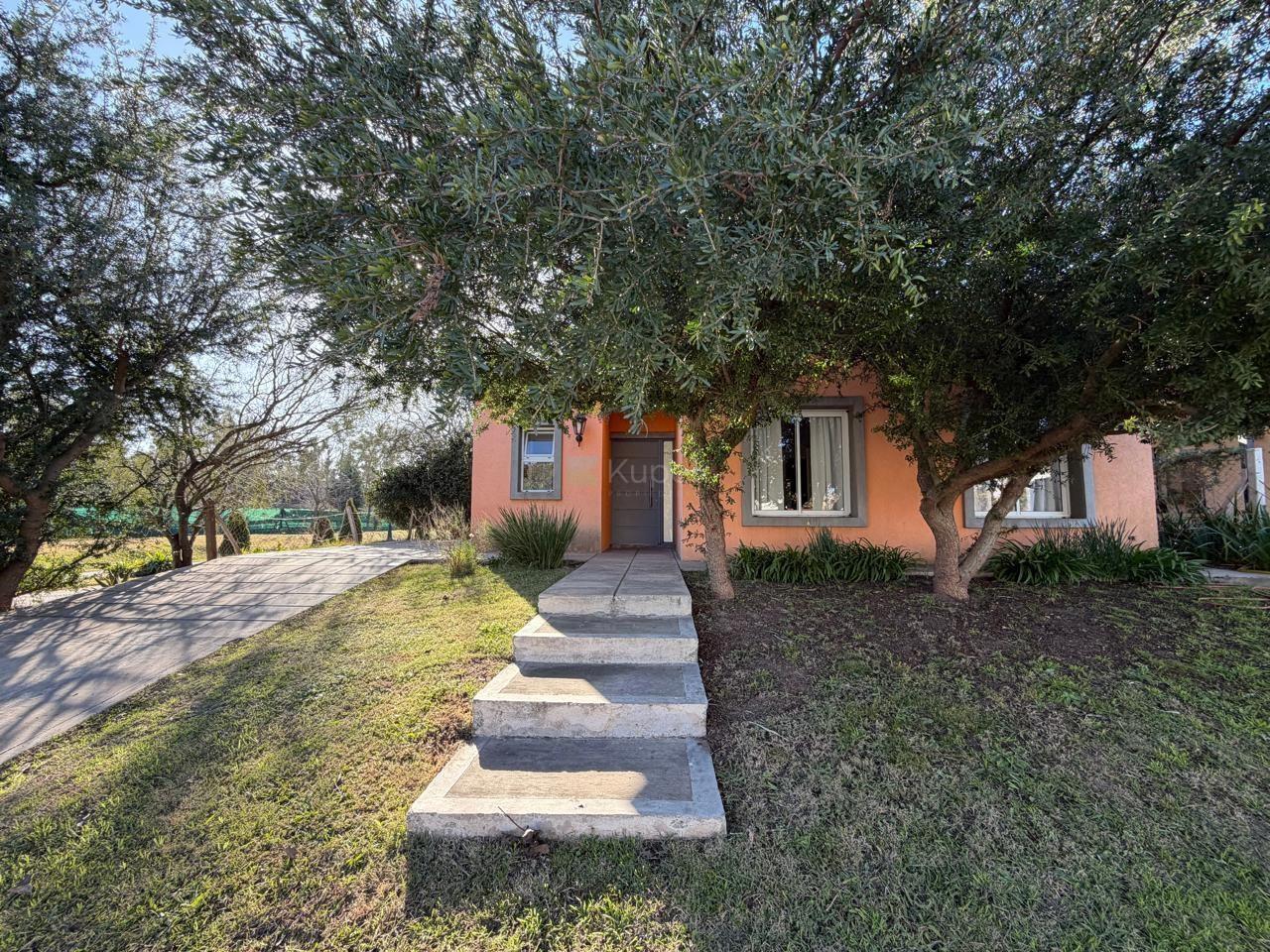 Casa en La Agustina pilar 0