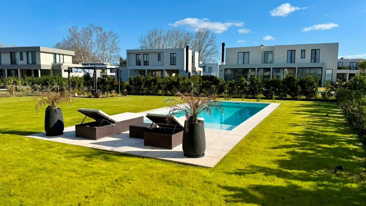 Casa en alquiler amueblada en La Calesa, Pilará