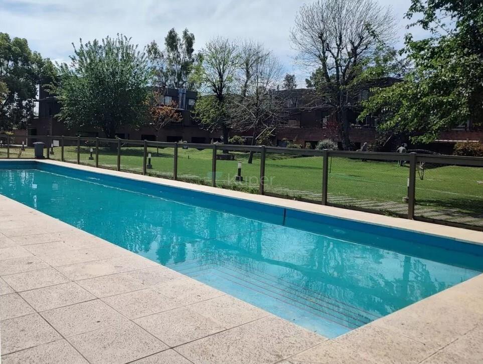 Aparts del Pinazo 2 amb con jardín y pileta