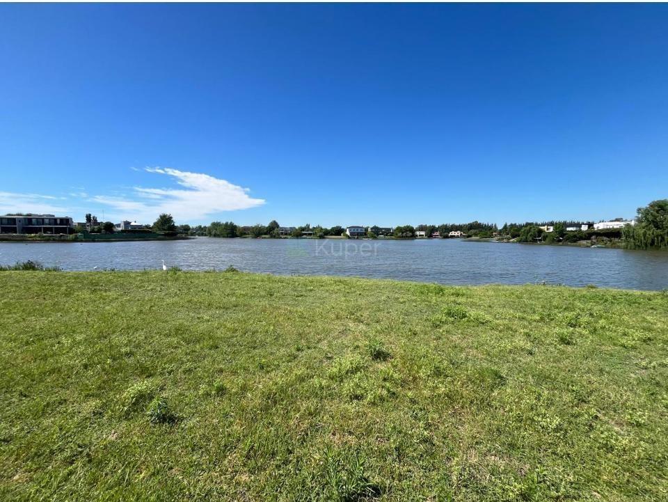 Venta lote a la laguna OPORTUNIDAD!!