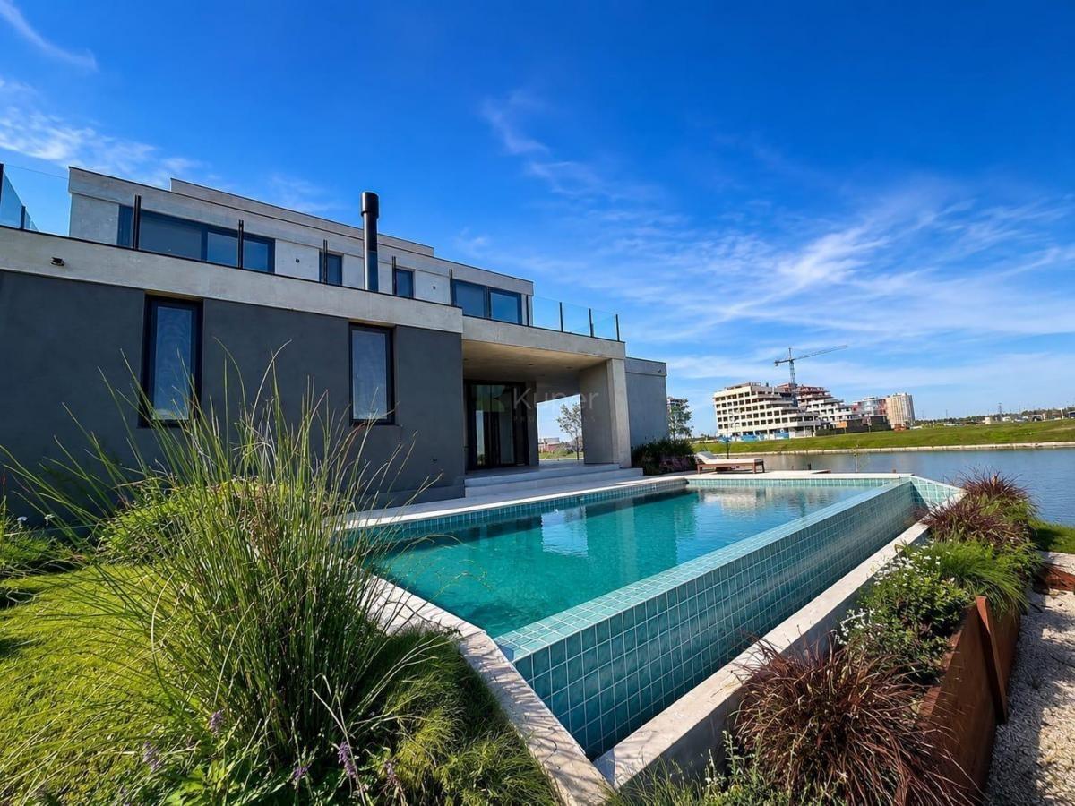 Casa en Venta al lago en Los Puentes, Nordelta, Tigre