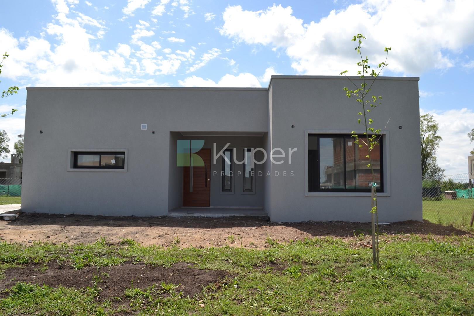 Casa en venta a estrenar en Santa Elena - Pilar del Este