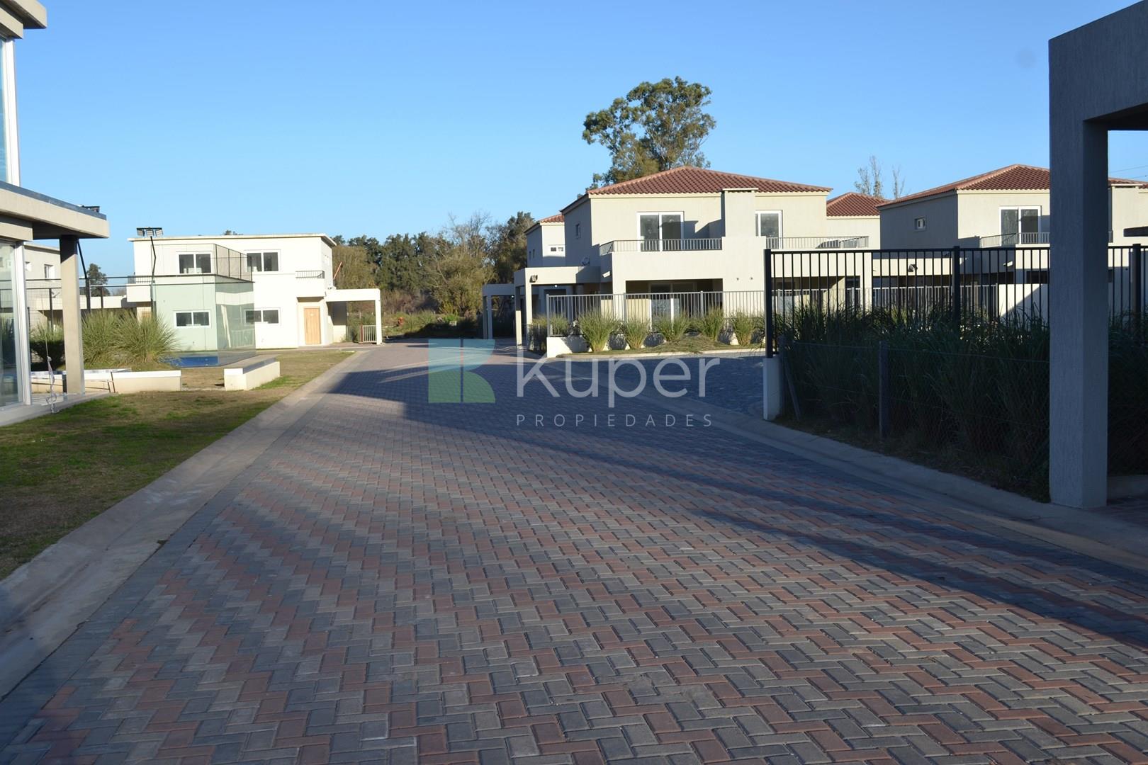 CHIC VILLAGE PILAR  DUPLEX EN VENTA
