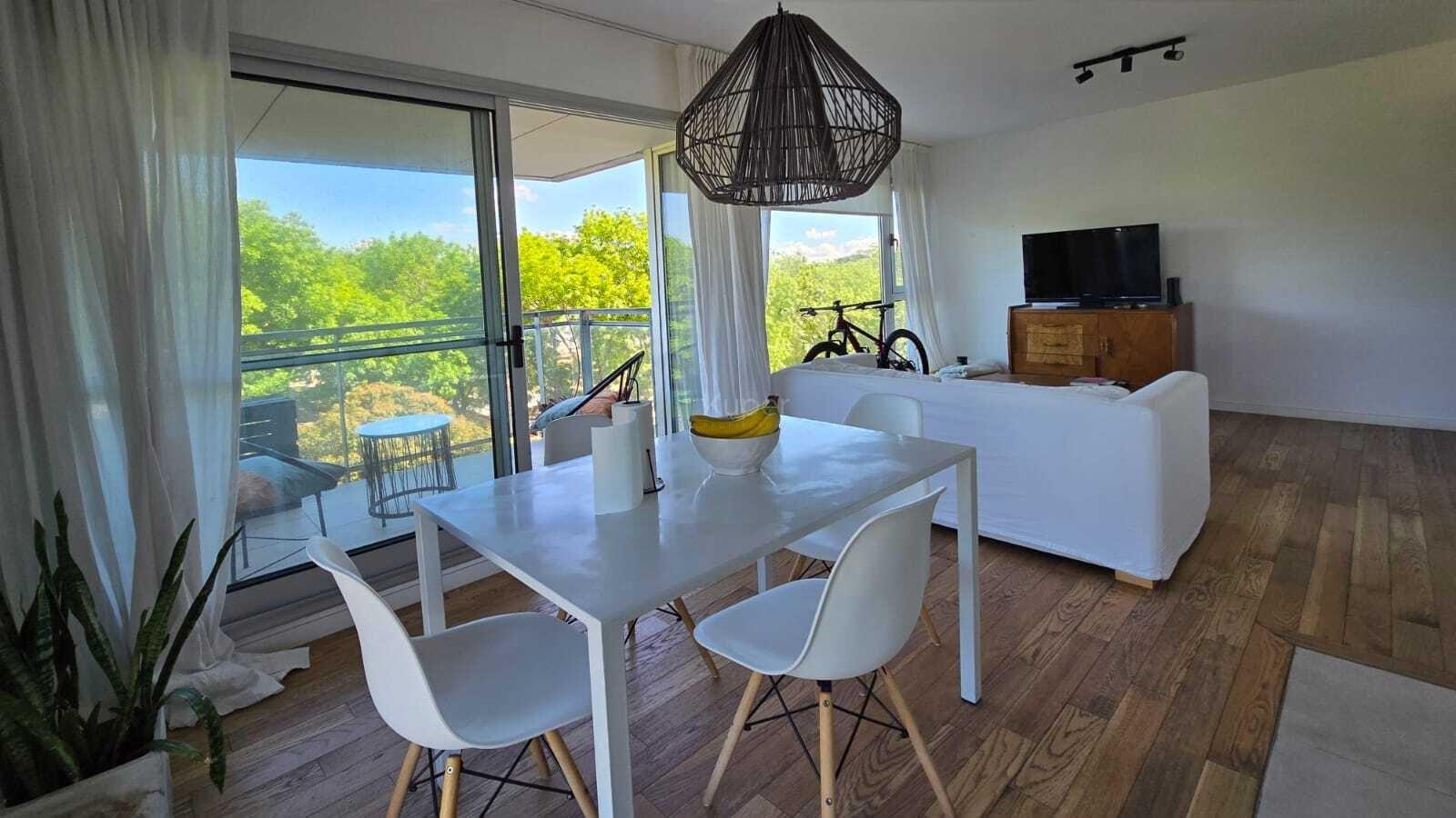 SOLIS  (VENICE) y rio Lujan