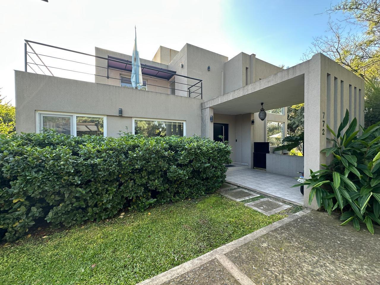 Casa en venta en Laguna del Sol con suite en planta baja