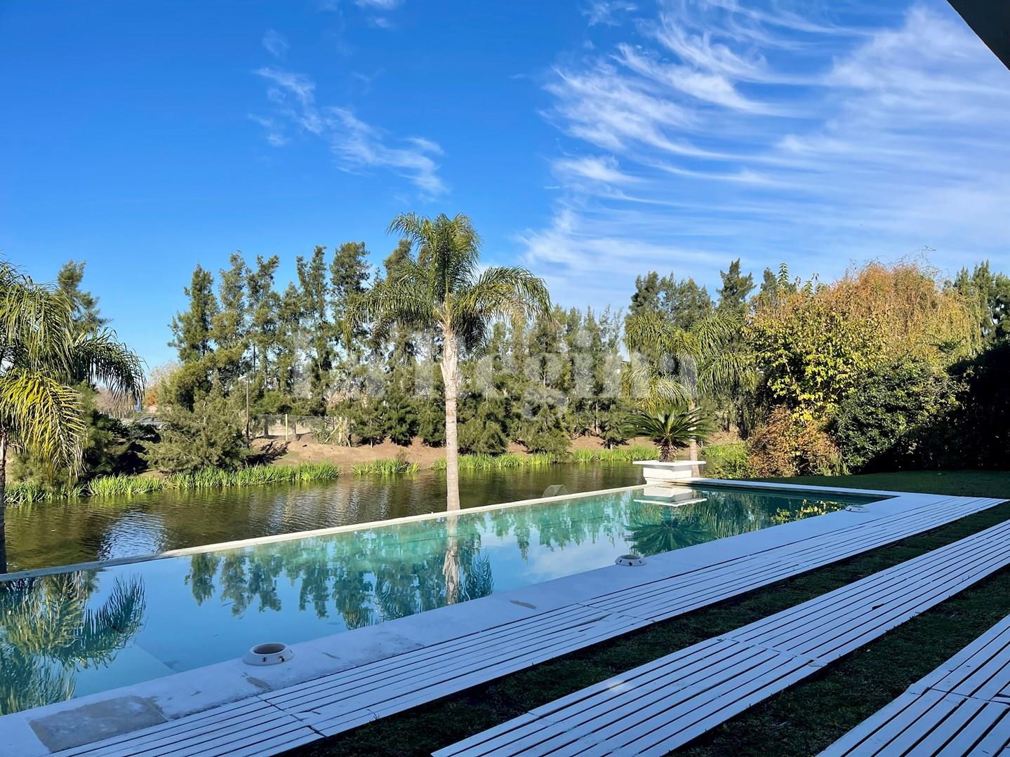 av de los lagos 3800