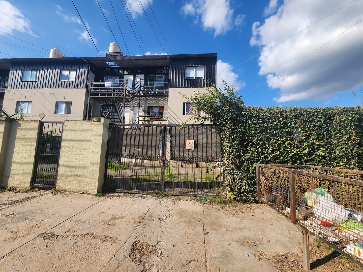 Ricardo  Fernandez SIN EXPENSAS con entrada de auto 800