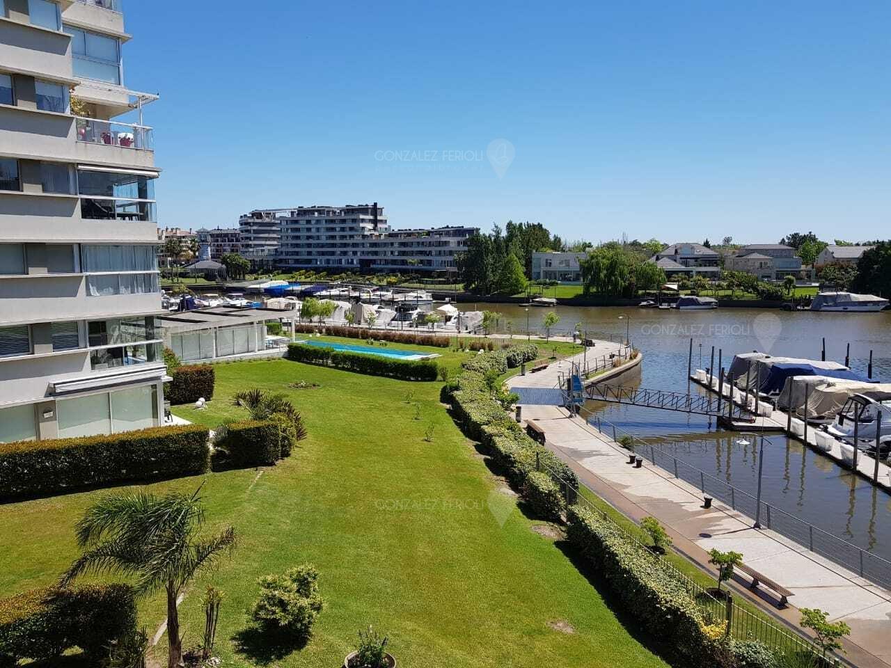 Marinas del Canal DISPONIBLE A PARTIR DEL 1 DE JUNIO 100