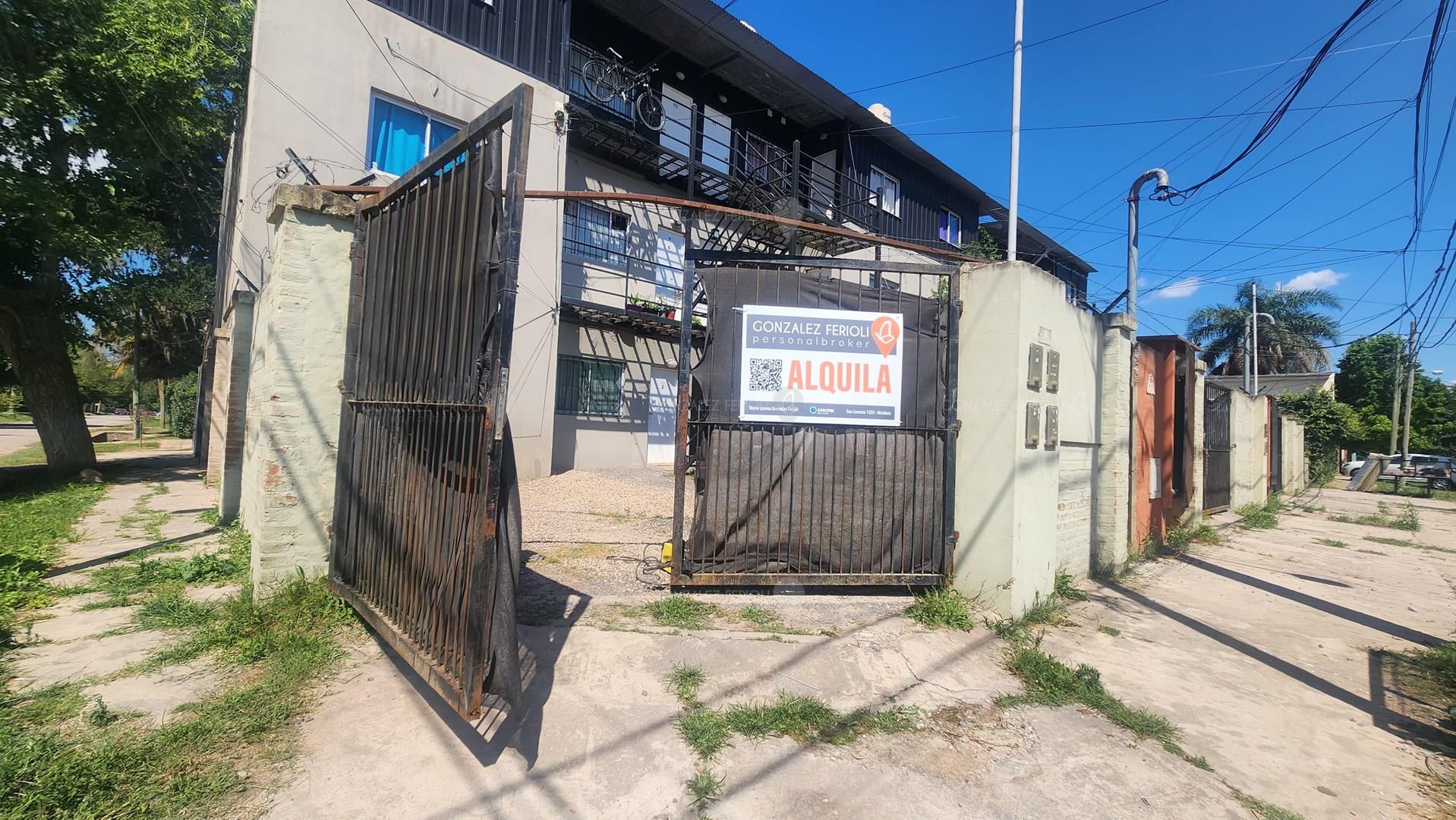 Ricardo  Fernández No paga expensas PB con cochera 800