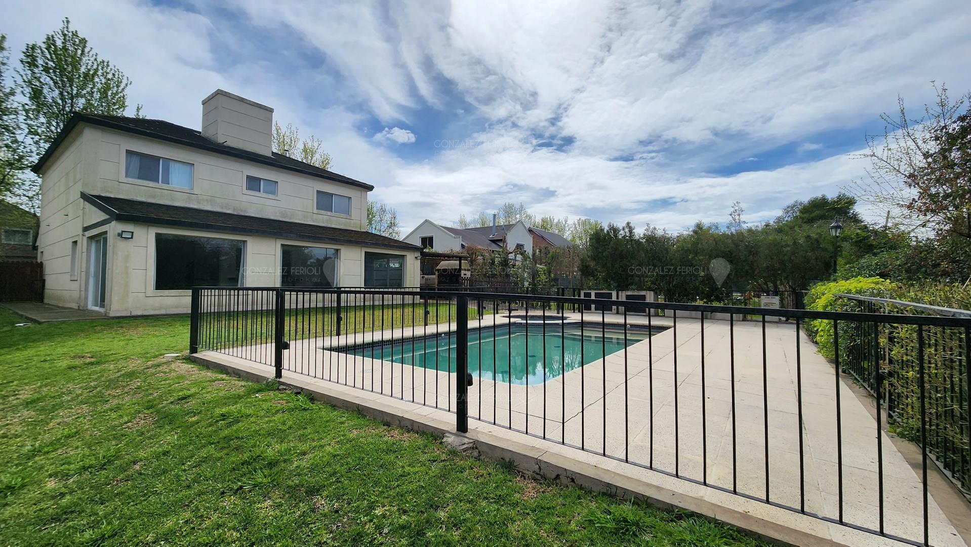 OPORTUNIDAD Casa en venta 250 m2 totales, Lomas de Benavidez / Tigre / Av Benavidez 900