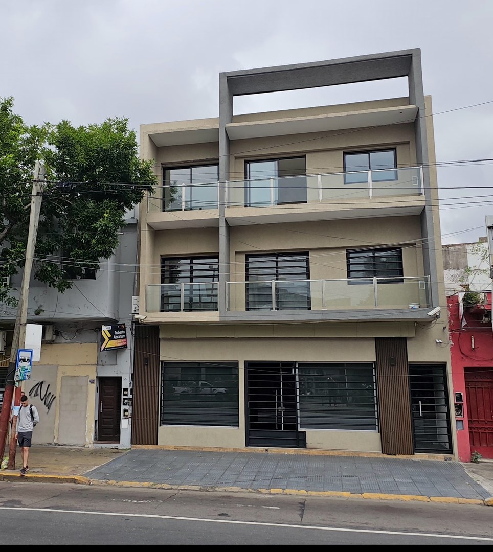 AV.  HIPOLITO YRIGOYEN 2800