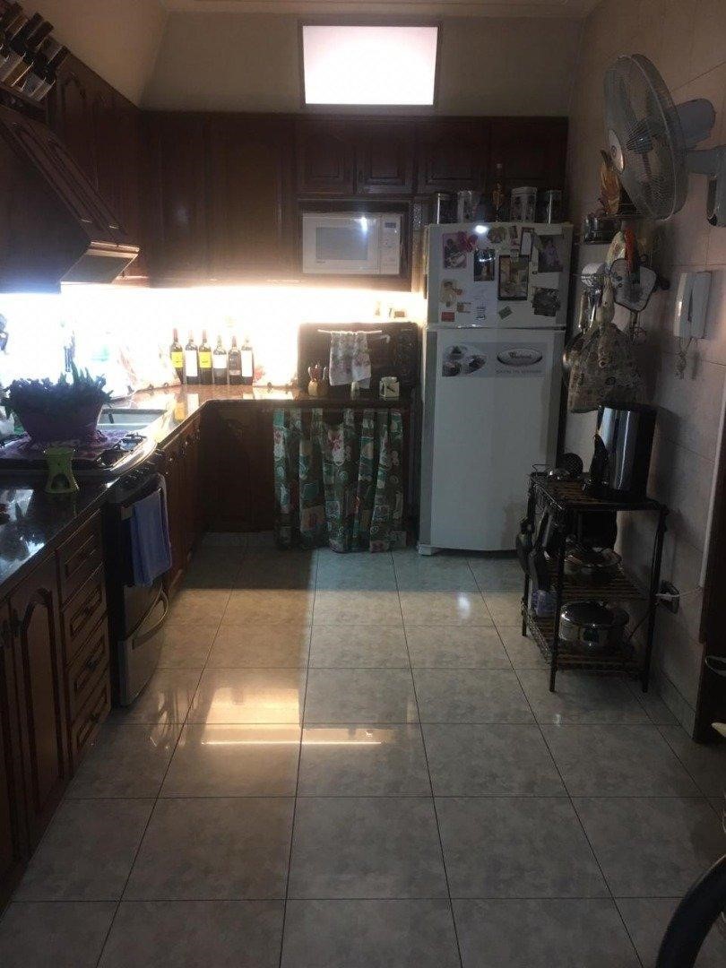 1801945911.jpg