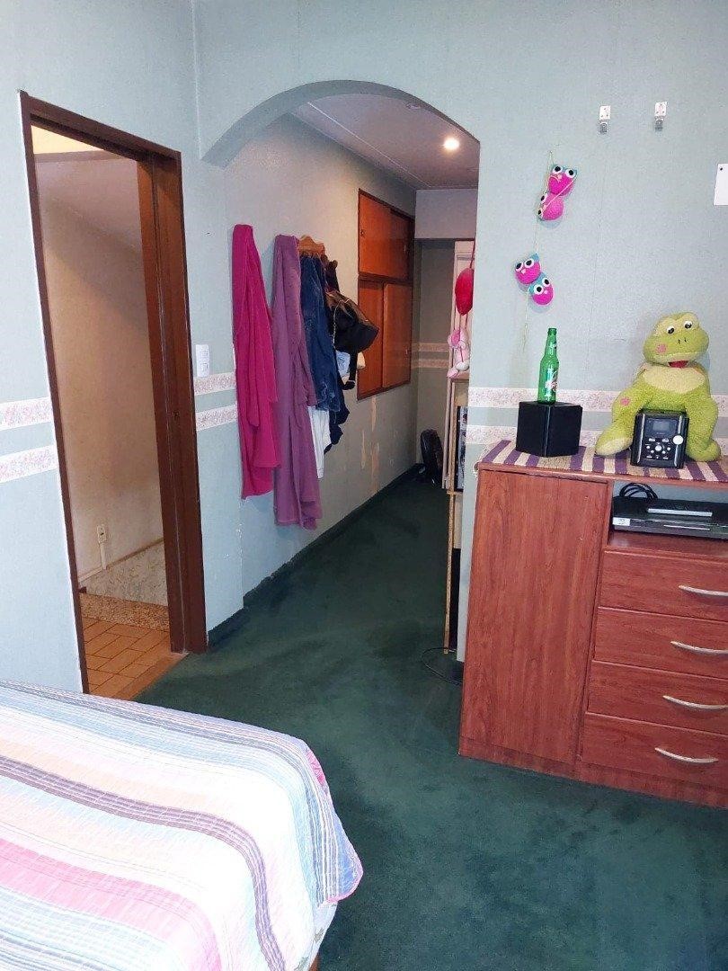 1801946037.jpg