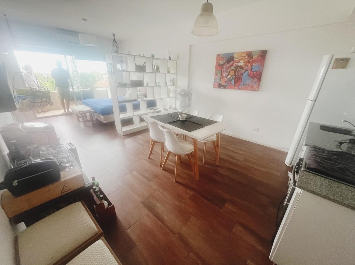 1906450029.jpg