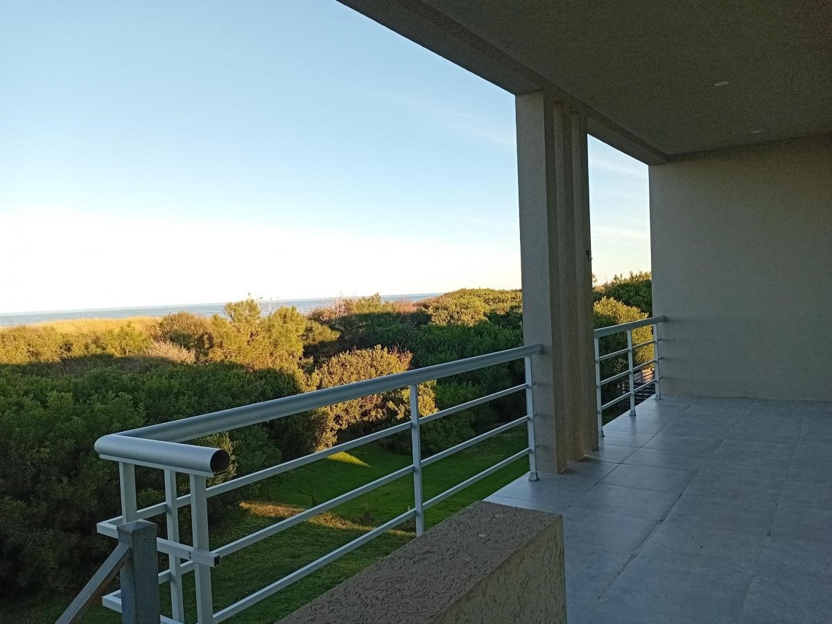 Costa Esmeralda