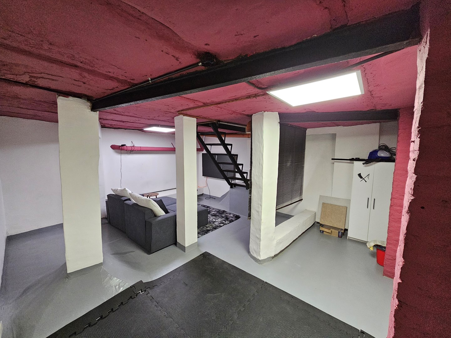 SUBSUELO/HABITACION