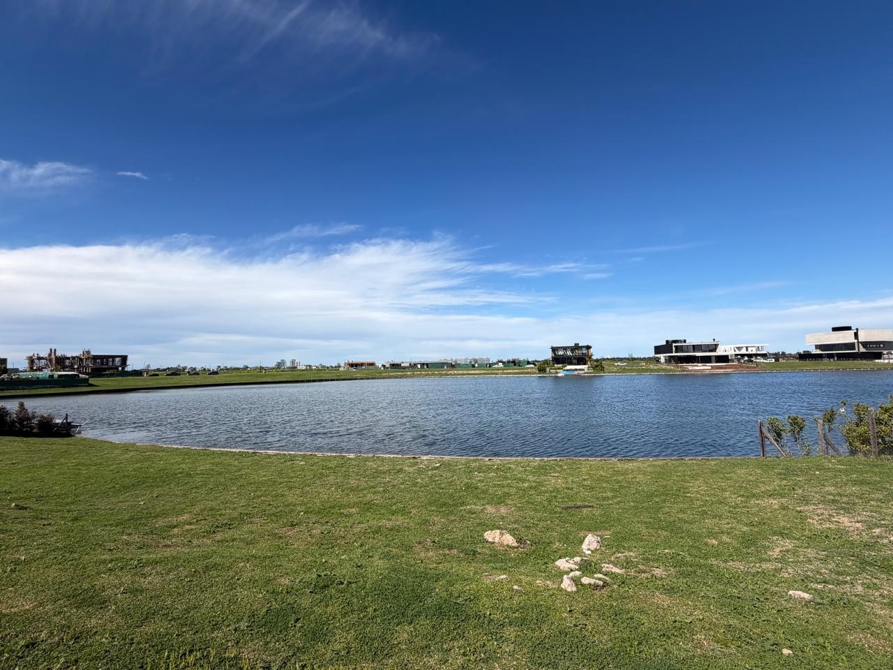 Lote al agua en Puentes, Nordelta