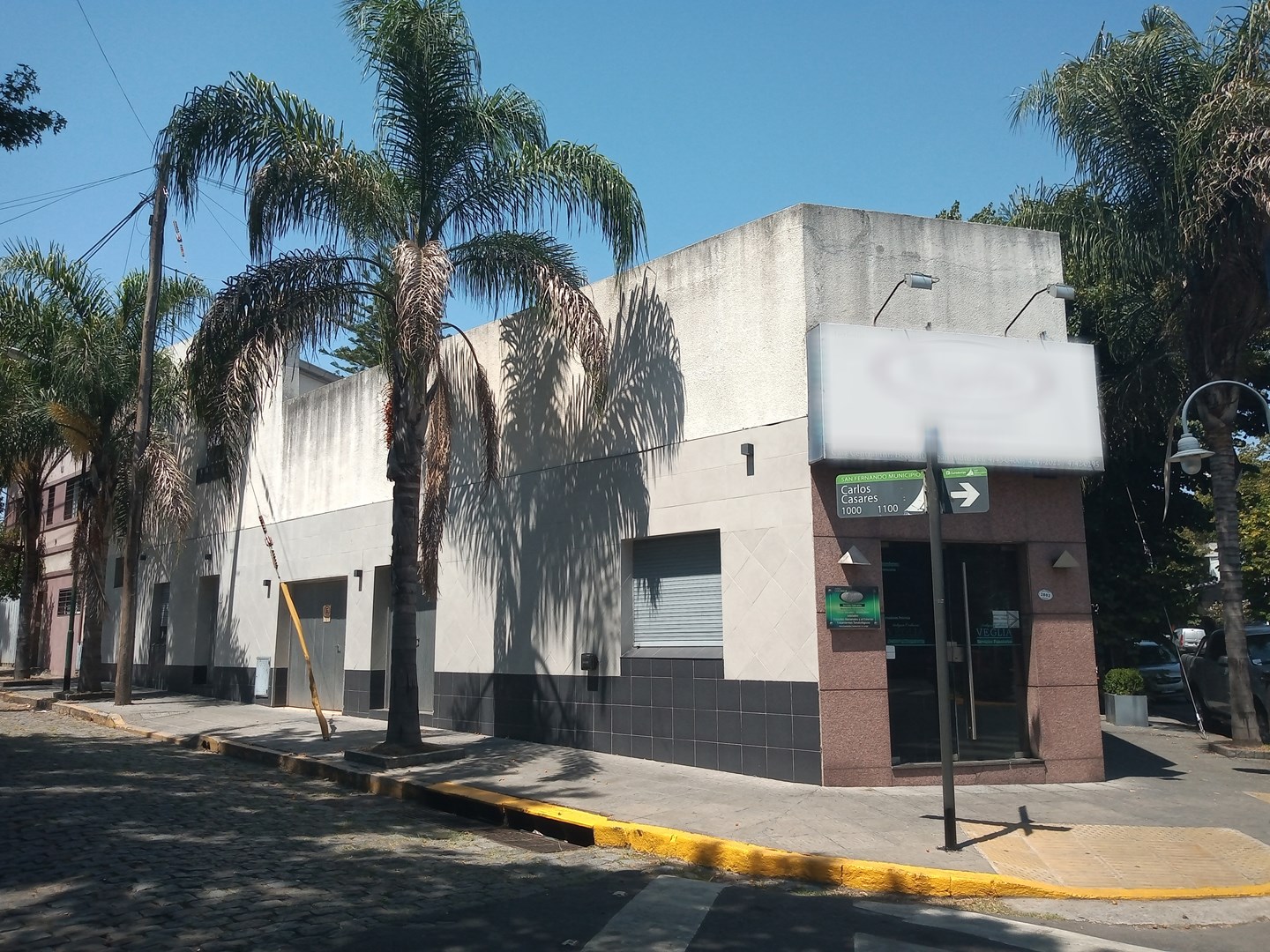 Av Presidente Perón 2800