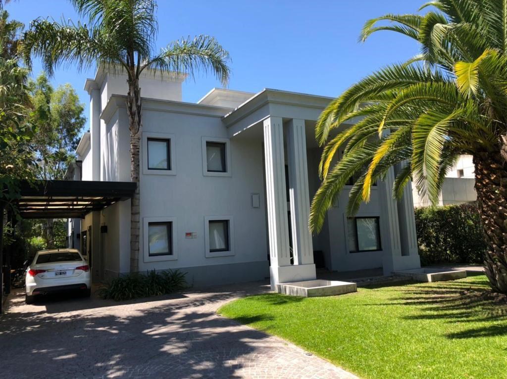 La Pradera-Av. Caamaño 900