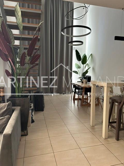AYRES LOFT / Los Crisantemos 400