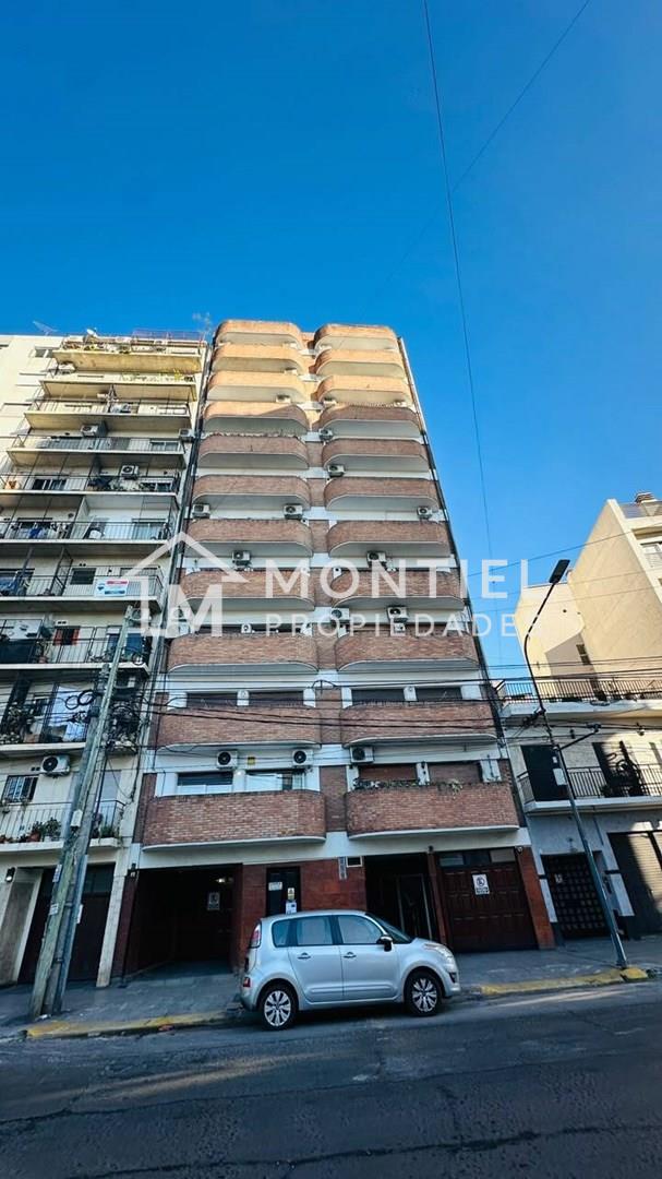 Av Gaona 2200