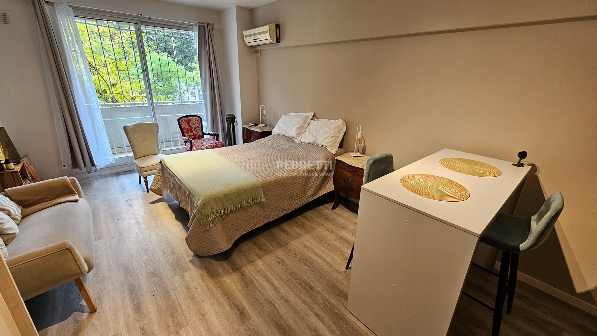 Luis Maria  Campos 600