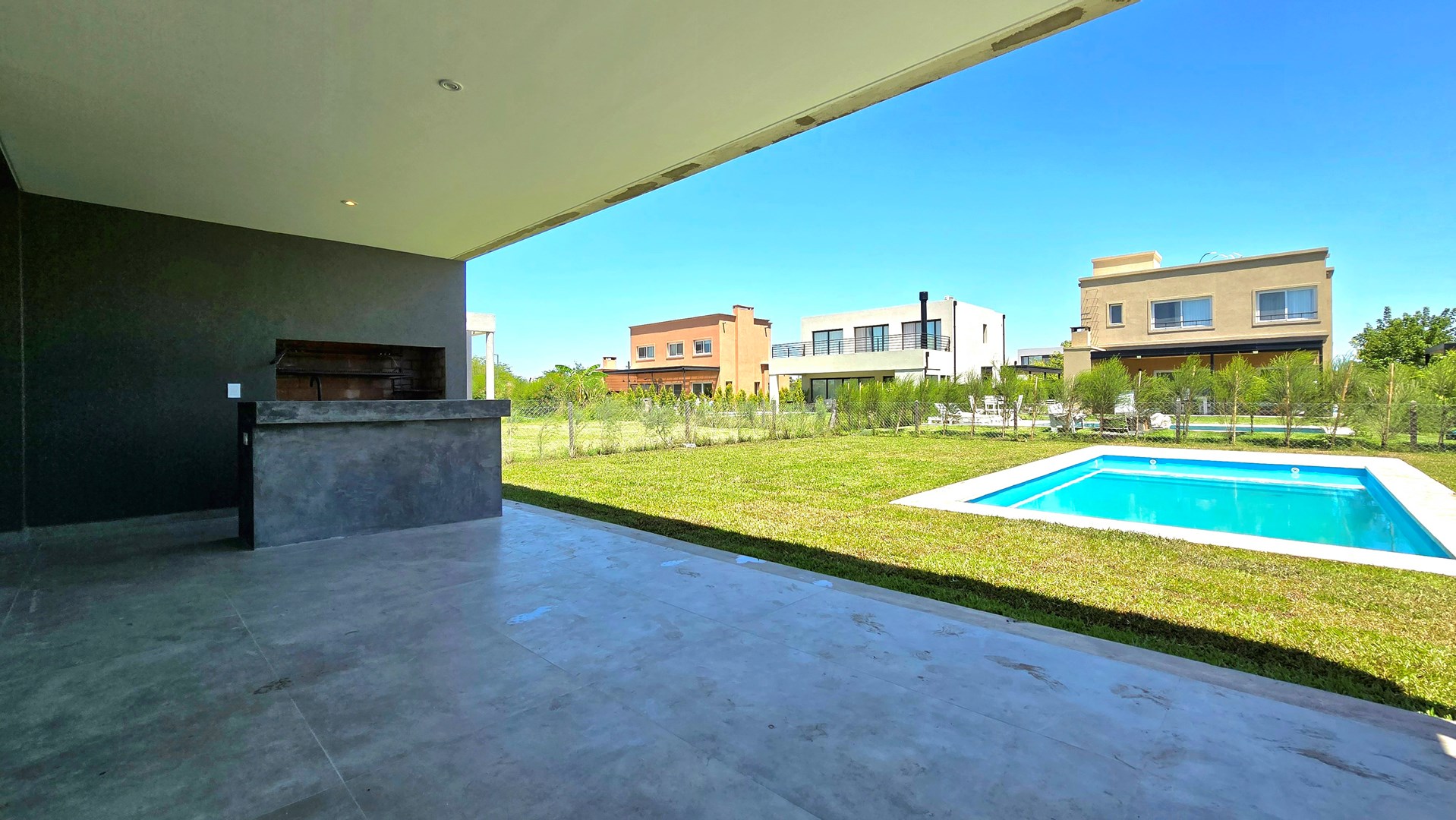 Casa en alquiler y venta a estrenar 5 ambientes ARAUCARIAS PUERTOS