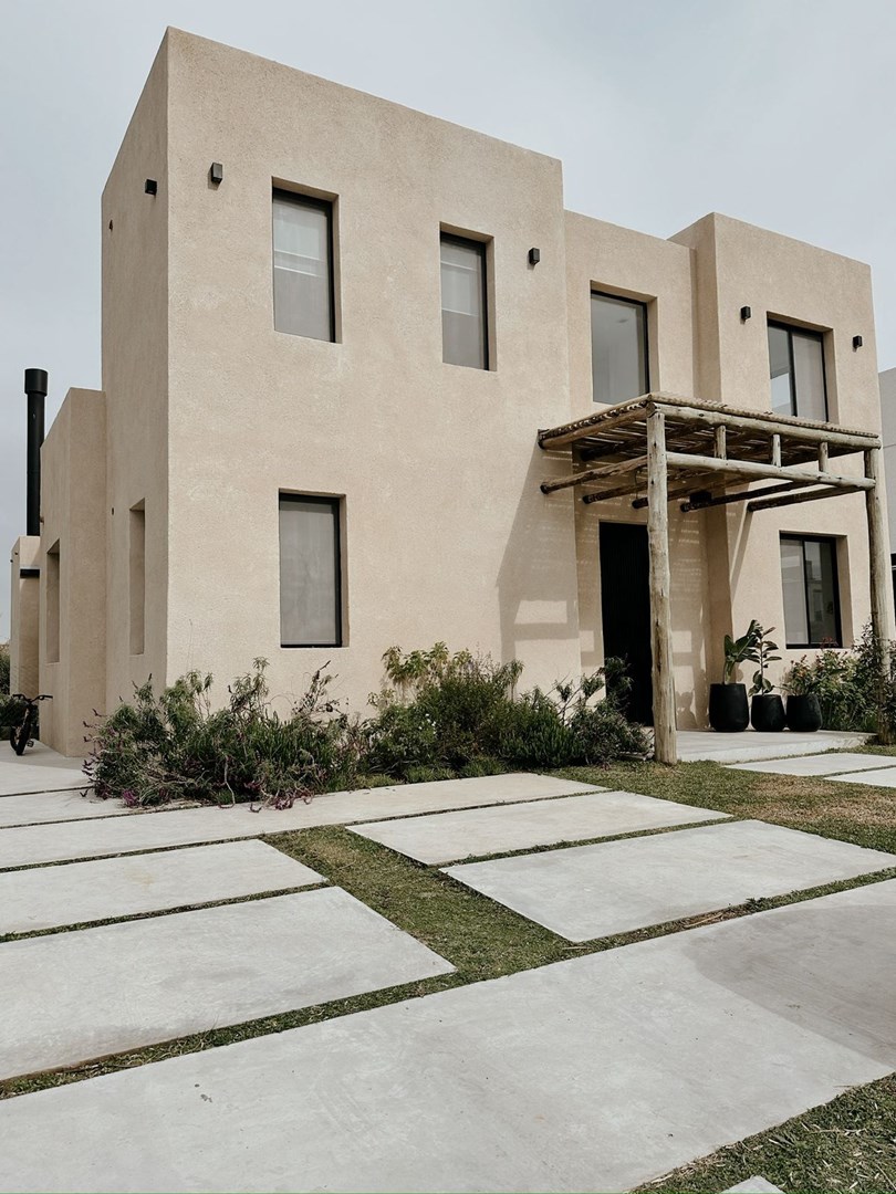 Av. de Los Lagos 100