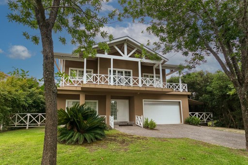 Casa Apta Crédito al Río en Santa Catalina, Villa Nueva, Tigre, En Venta