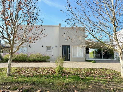 Casa con Pileta 4 Ambientes en Barrio Privado Santa Isabel Etapa 1, Ingeniero Maschwitz, Escobar