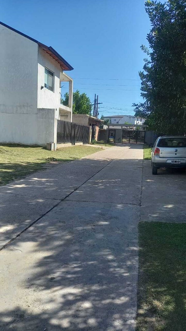 887 400