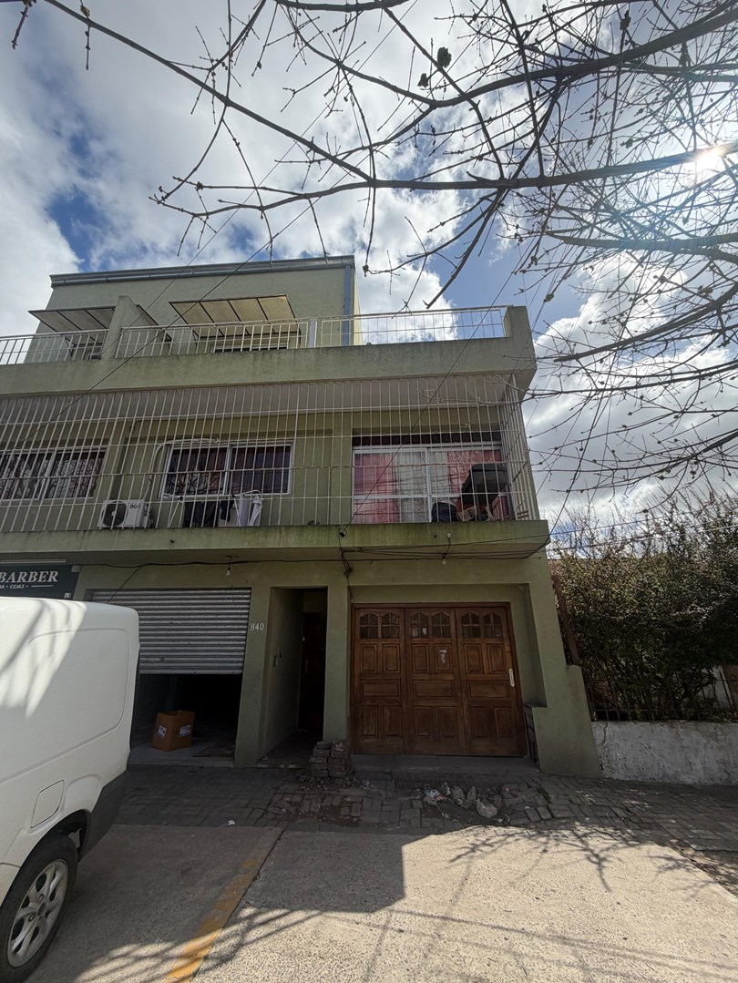 Av. 21 800