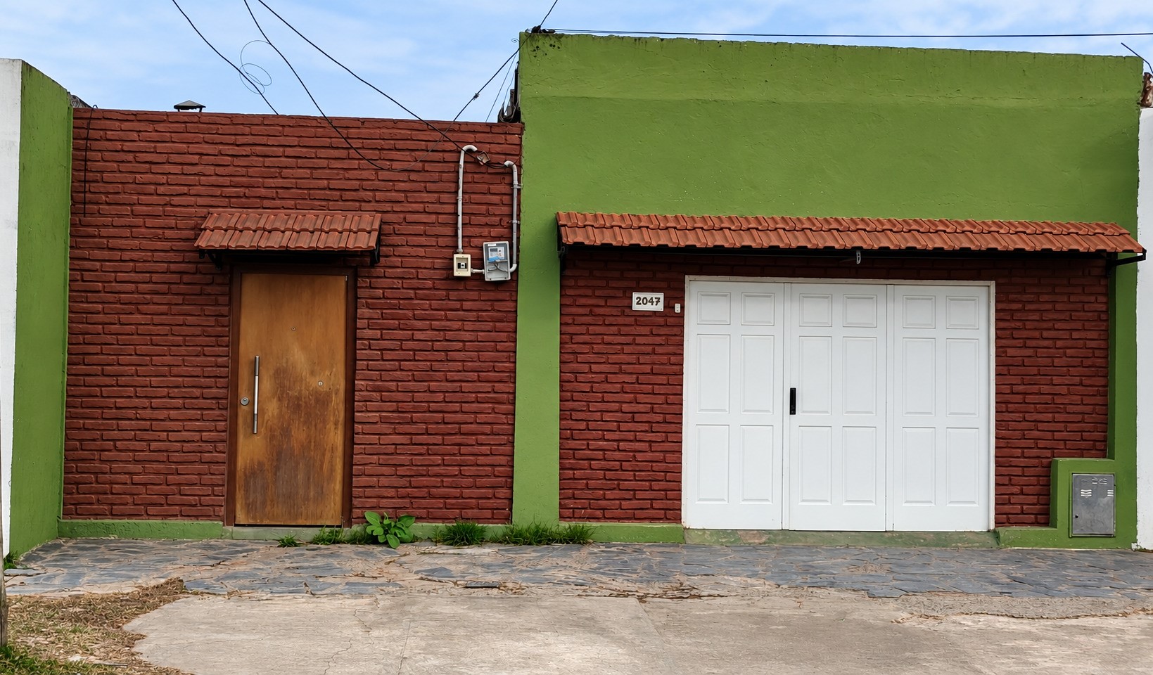 Av. Juan Domingo Perón 2000
