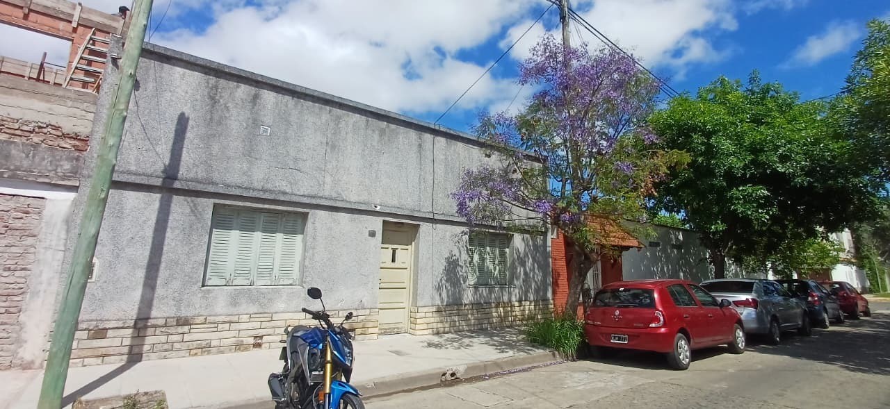 Besares 700