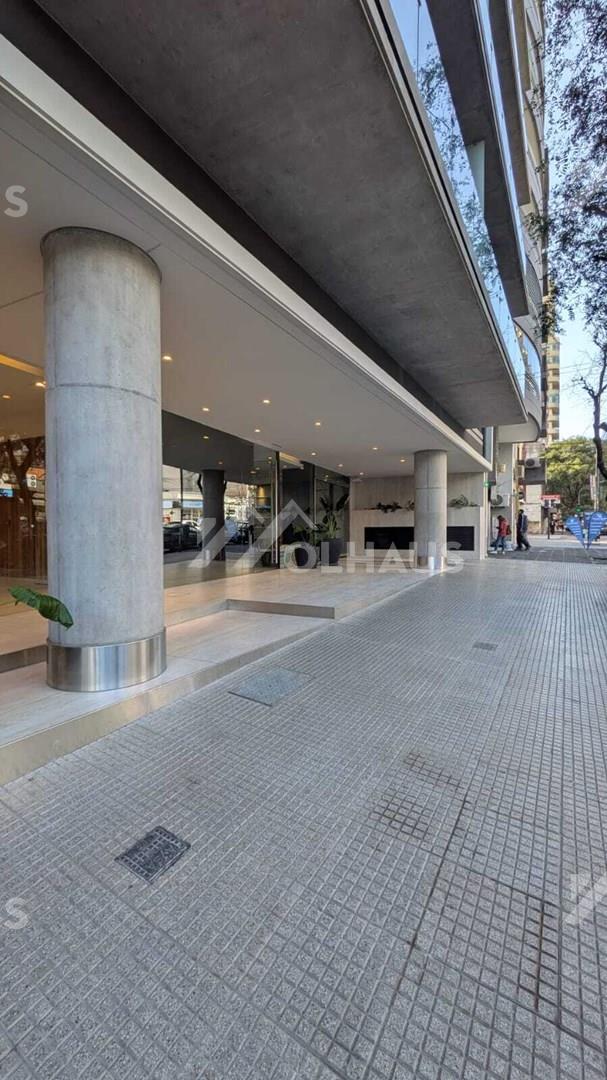 Av. Directorio 700