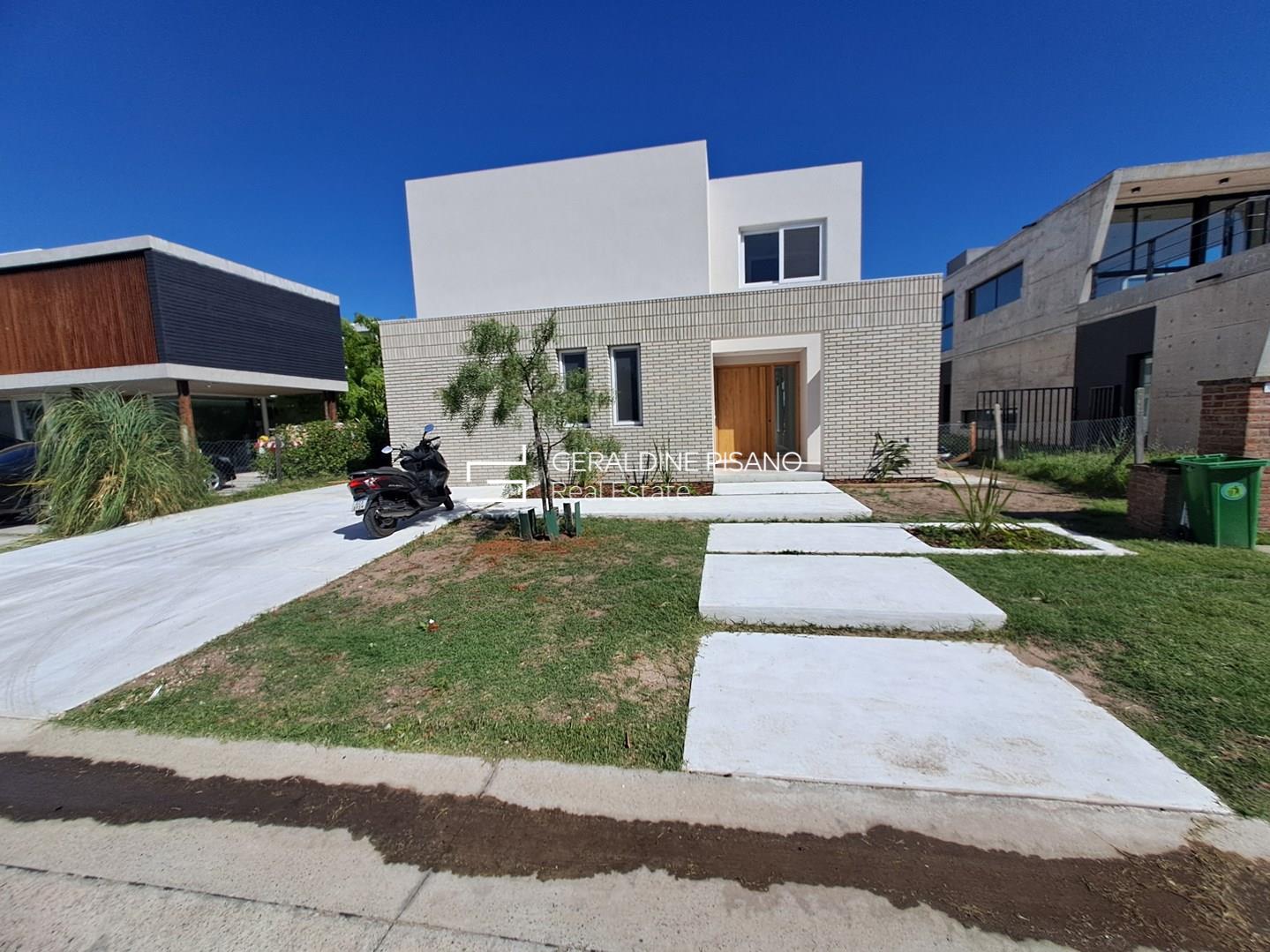 Laguna Grande Villanueva Tigre 0