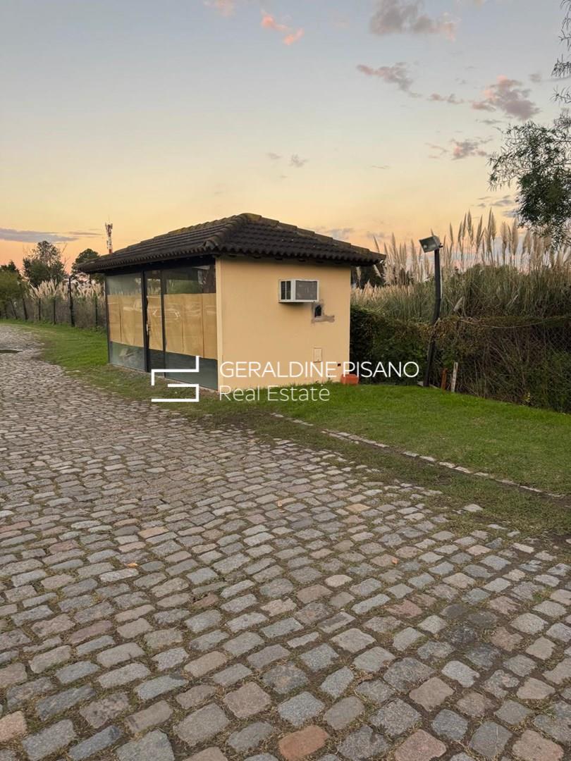 Av. Agustin Garcia (Ruta 27) 8800