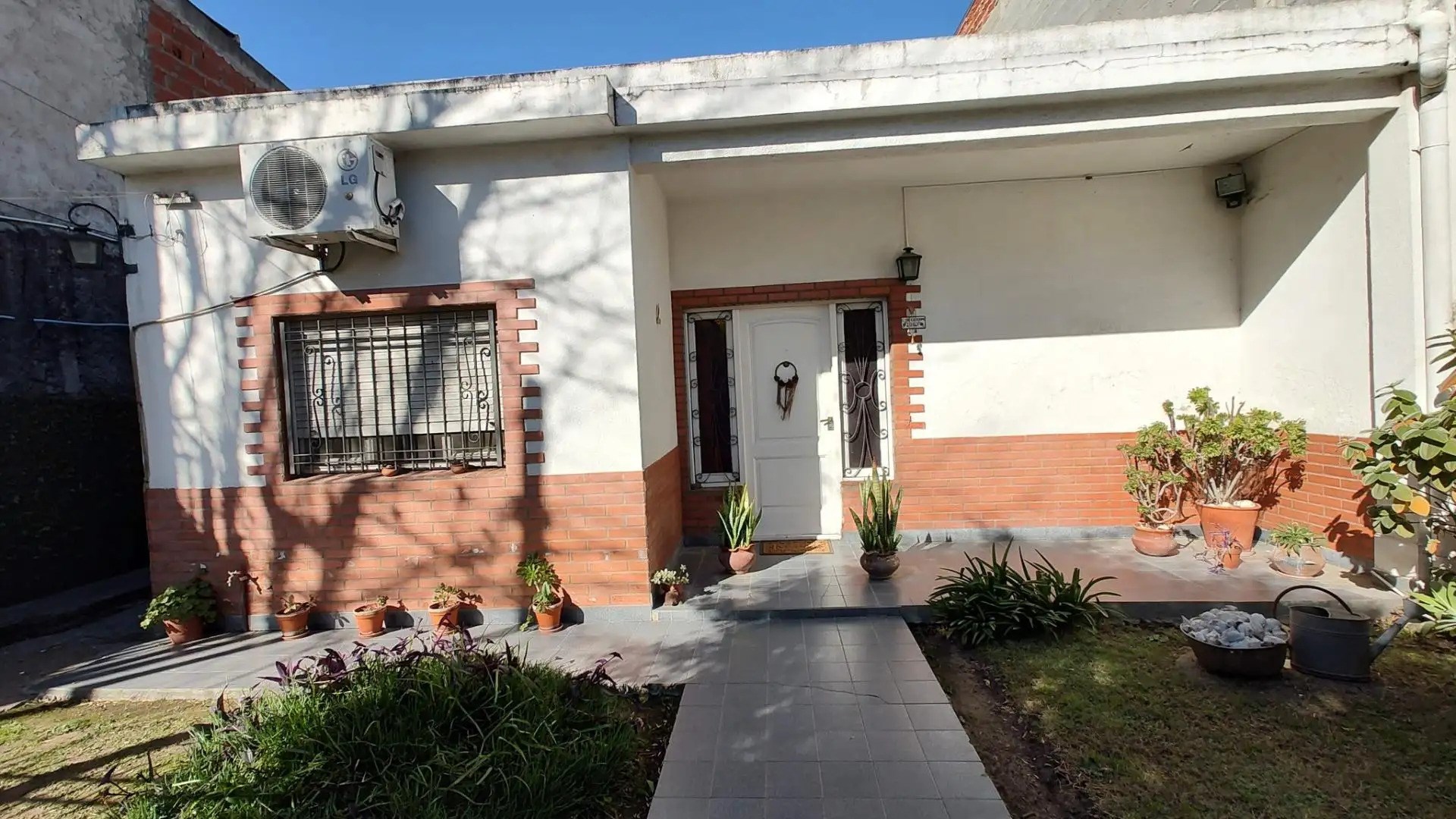 LISANDRO DE LA TORRE 2000 - 2000