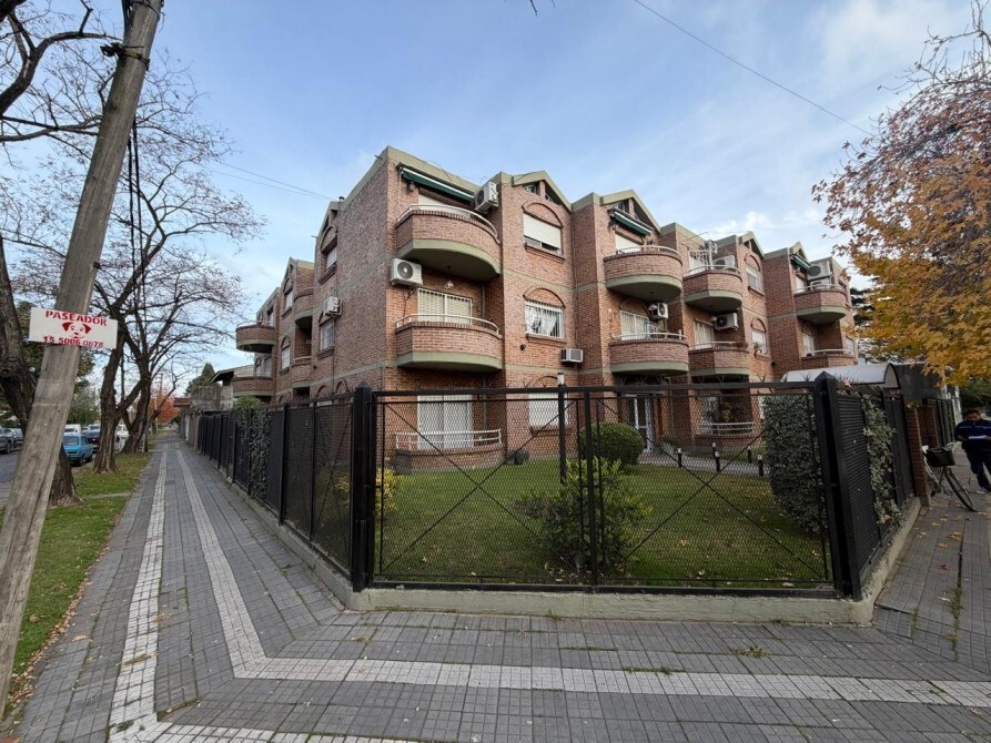 VICENTE LOPEZ 987 - 900