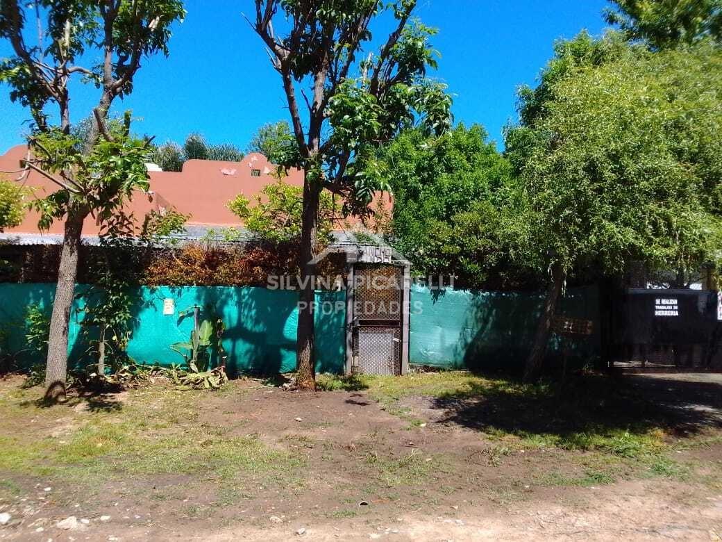 VENTA CASA. PARQUE SAKURA  CALLE JOSE INGENIEROS 400