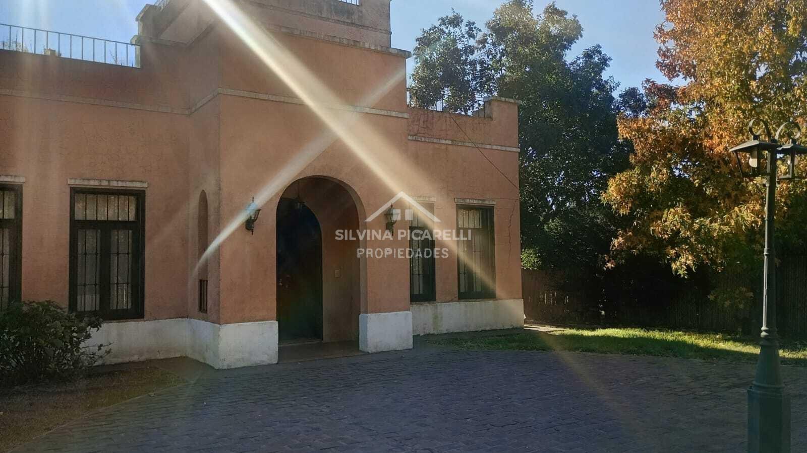 VENTA CASA BARRIO PARQUE SAKURA. CALLE JUANA DE IBARBOUROU