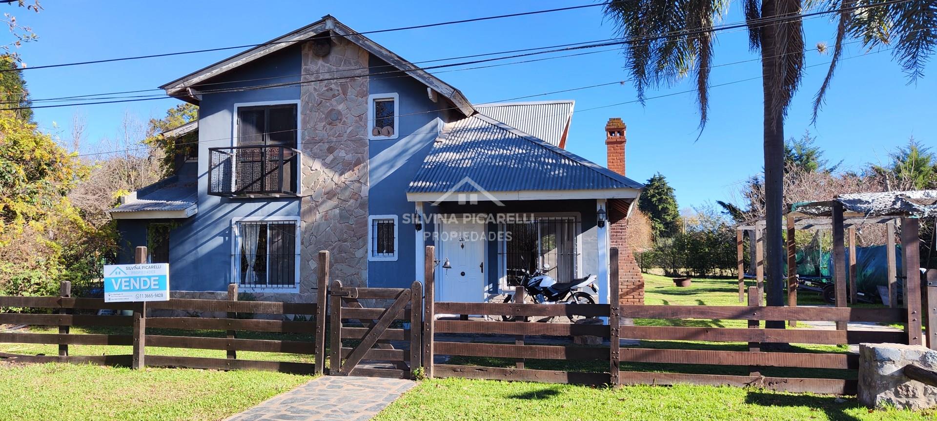 VENTA CASA BARRIO PARQUE SAKURA - PROPIEDAD Y VEHICULO PARTE DE PAGO - CALLE RUBEN DARIO 600